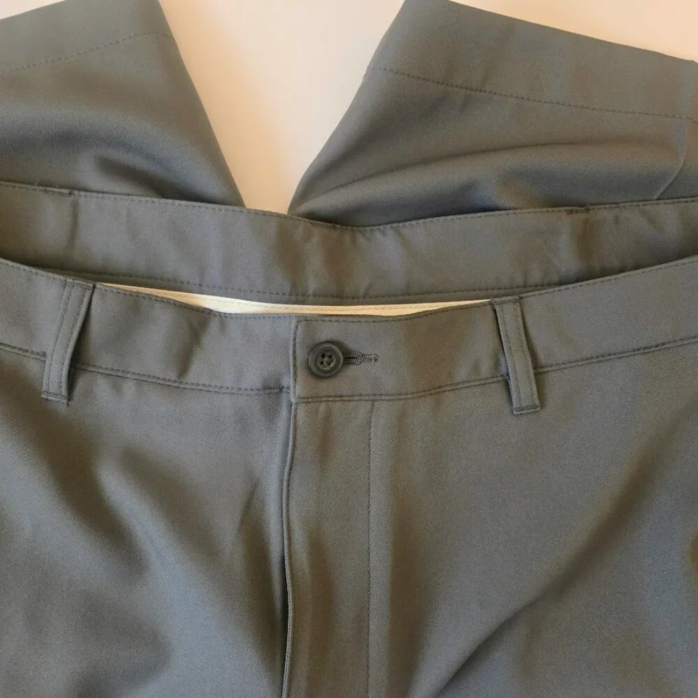 Men's PGA Tour light‎ olive green golf shorts Size 38
